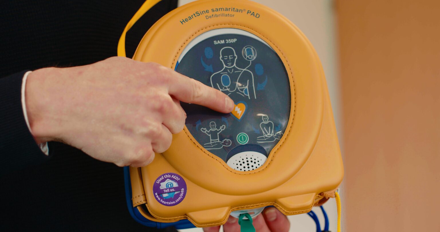 Wat is een AED? - Defibrion